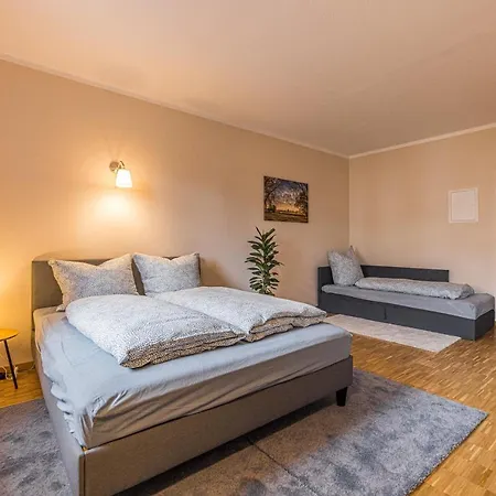Stadtgut Moelkau & Apartament *