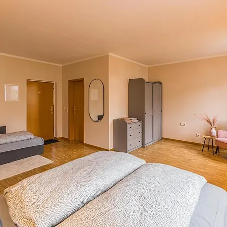 Апартаменты Stadtgut Moelkau &